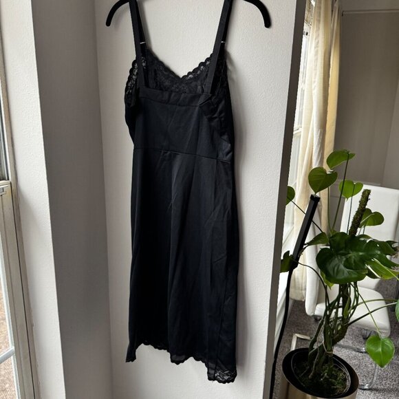 Vintage Black Lace Nighty - Picture 3 of 8